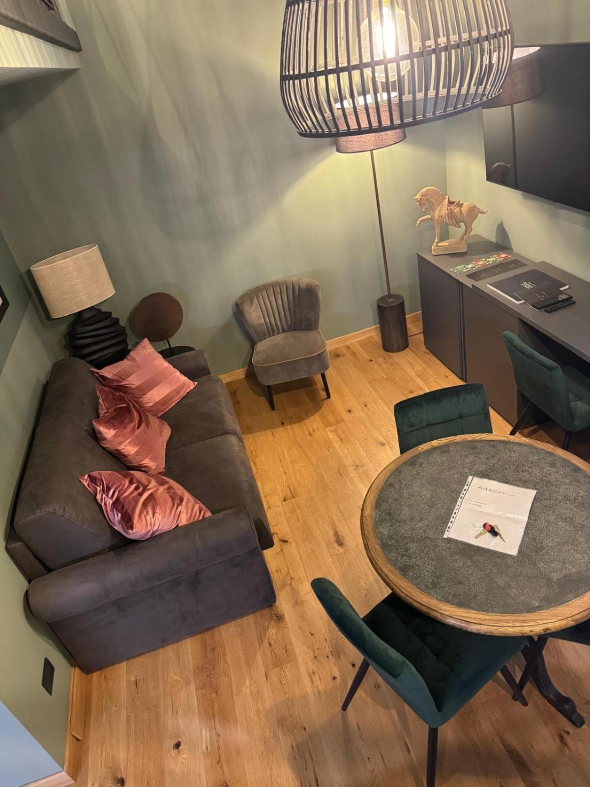 Apartment Aarohi House By Farris & Cors